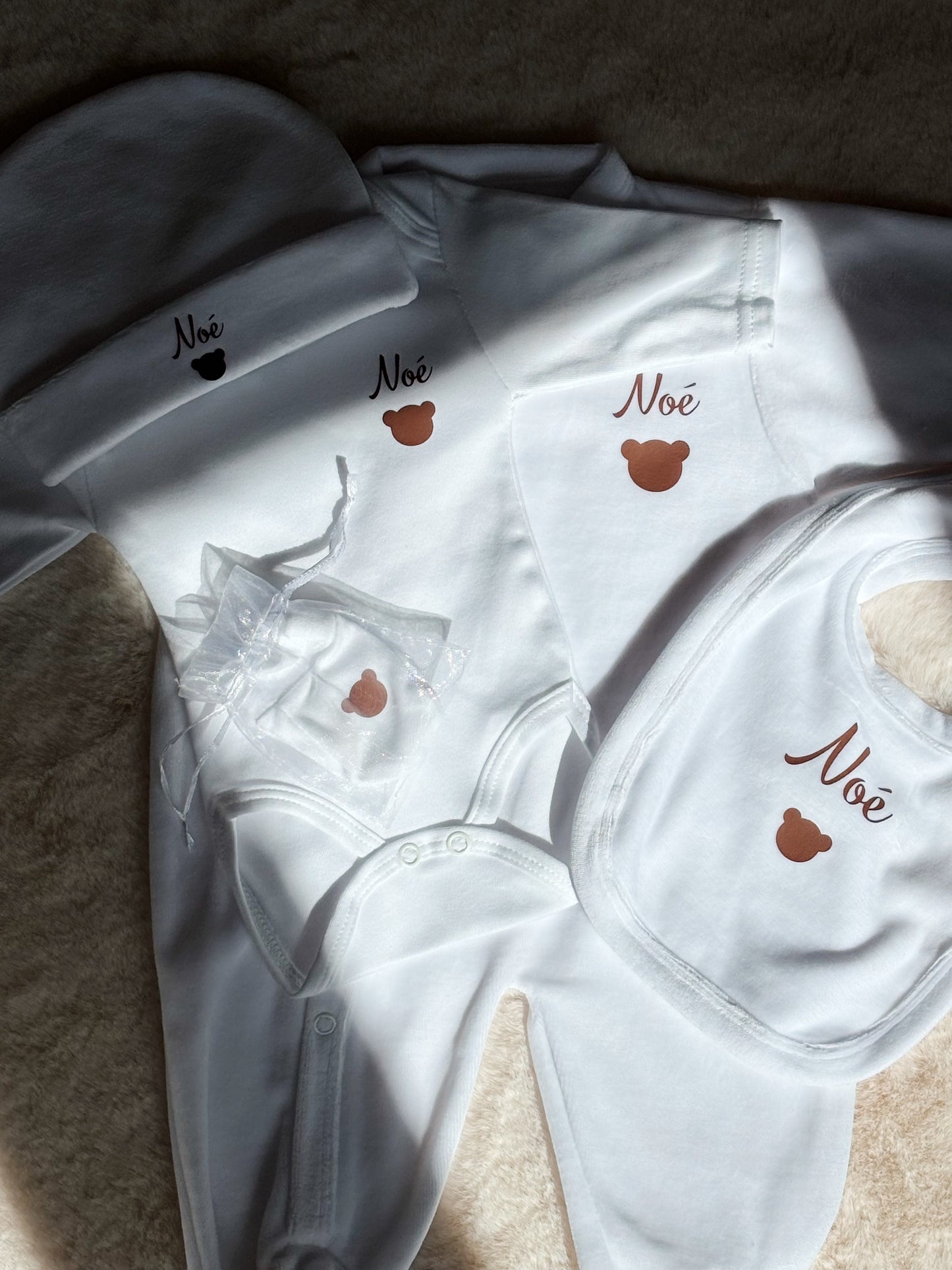 Tenue de naissance en velours personnalisée